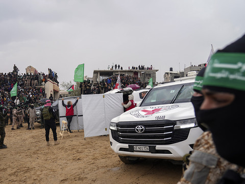 Le Hamas d'avoir tué deux otages et d'avoir substitué un corps