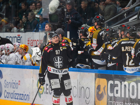Kloten met la pression sur Fribourg et arrange Genève