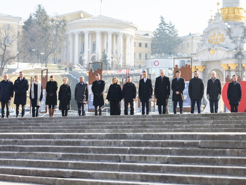 Zelensky appelle à une 