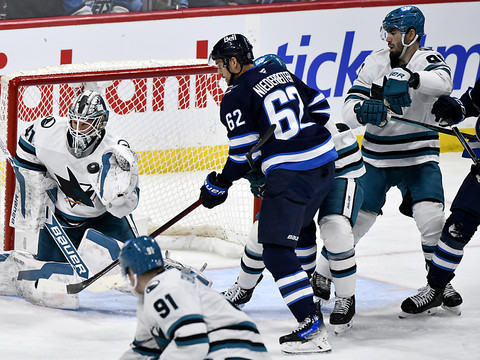 La passe de dix pour Winnipeg et Niederreiter