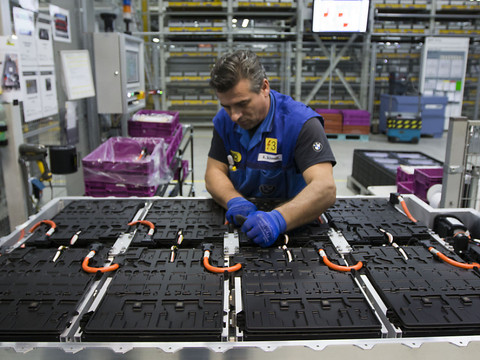Les hybrides ont dépassé les modèles essence en Europe