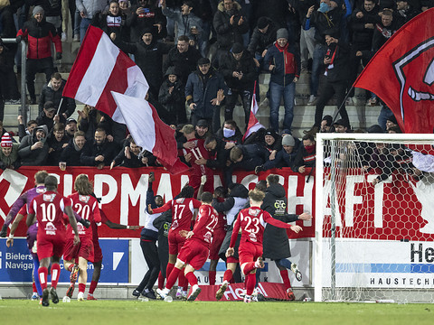Bienne s'offre Lugano et file en demi-finale