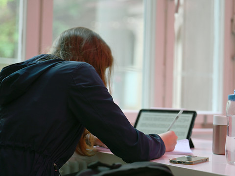 Plus de 50% des étudiants suisses suivent leurs cours en ligne