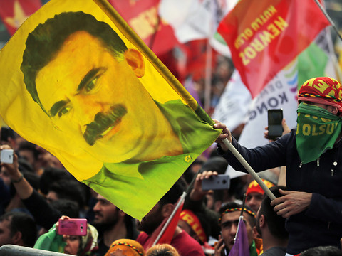 Turquie: le chef du PKK Abdullah Öcalan appelle à déposer les armes