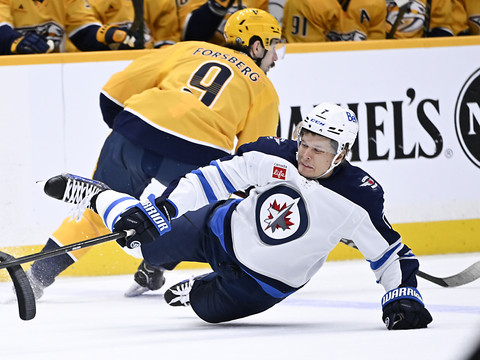 Nashville met fin à la série de Winnipeg