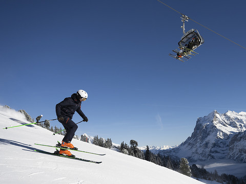 Quatre grands domaines suisses proposent un seul forfait de ski