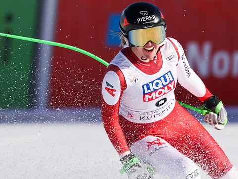 Cornelia Hütter remporte la descente de Kvitfjell