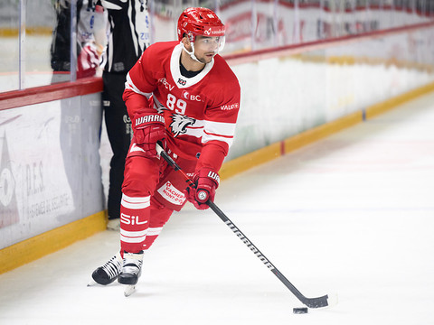 Cody Almond range ses patins