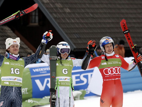 Marco Odermatt encore battu en géant