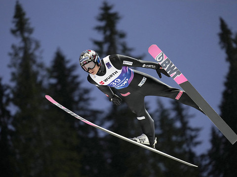 Marius Lindvik champion du monde du petit tremplin