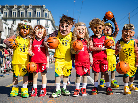 Soleil radieux pour le deuxième cortège du carnaval de Lucerne