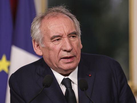 Bayrou salue Zelensky, un président qui 