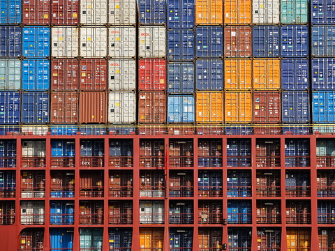 Kühne+Nagel fait progresser ses ventes, pas la rentabilité en 2024