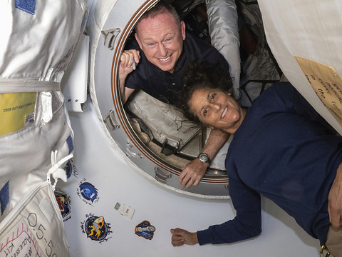 L'un des astronautes coincés dans l'ISS soutient Musk