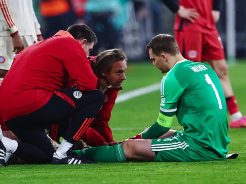Neuer s'est blessé en célébrant un but du Bayern