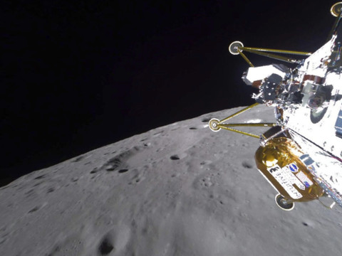 La sonde américaine sur la Lune est probablement inclinée