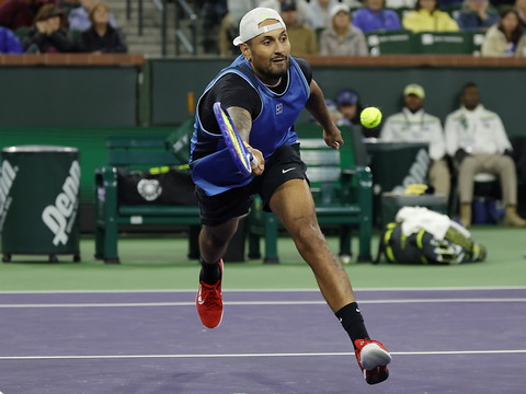 Kyrgios abandonne, ému: 