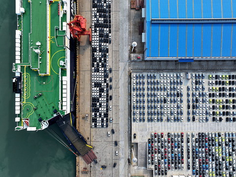 Chine: les exportations ralentissent en pleine guerre commerciale