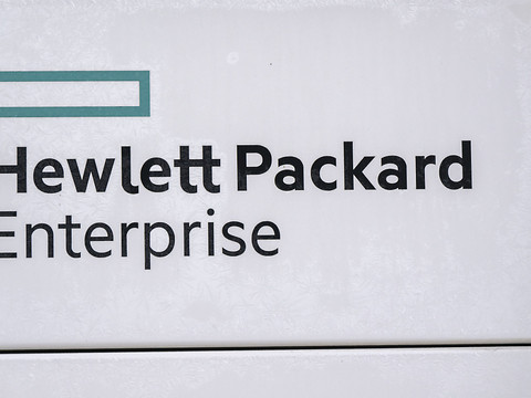 Hewlett Packard, qui va licencier 2500 employés, plonge en bourse