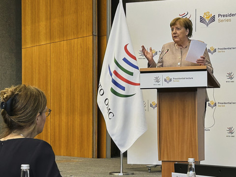 Merkel soutient la décision prise par l'UE sur la défense