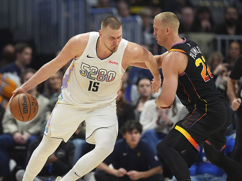 31 points, 21 rebonds et 22 assists pour un Nikola Jokic historique