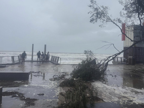 Australie: la tempête Alfred provoque des coupures d'électricité