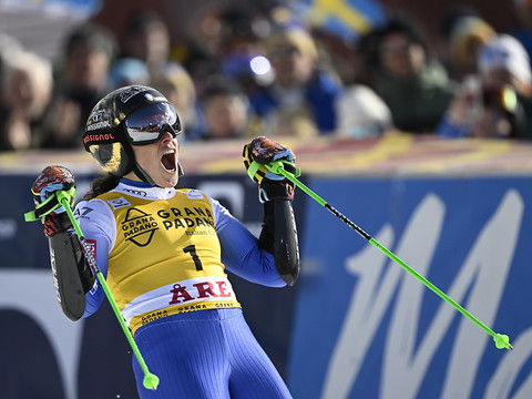 Brignone sur sa lancée en géant, Rast 8e