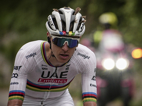 Strade bianche: Pogacar s'impose malgré une chute