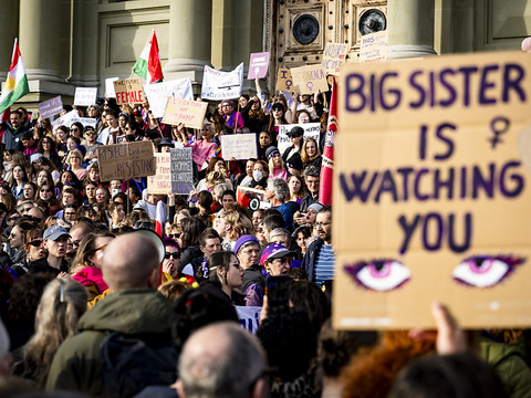 4000 à 5000 personnes défilent à Lausanne et Genève pour les femmes
