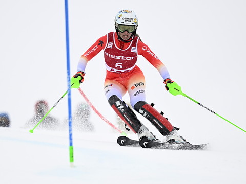 Camille Rast perd de précieux points pour le globe de slalom