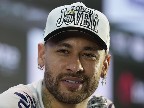 Neymar à nouveau épinglé pour une sortie au carnaval de Rio