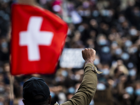 Les attitudes racistes et xénophobes augmentent en Suisse