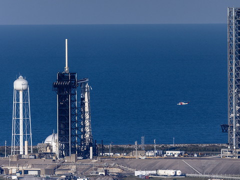 La mission pour récupérer les astronautes de l'ISS reportée