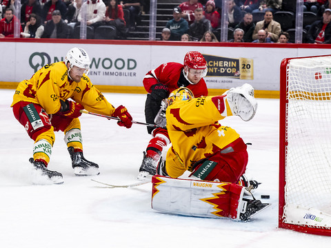 Lausanne souffre mais signe un premier succès