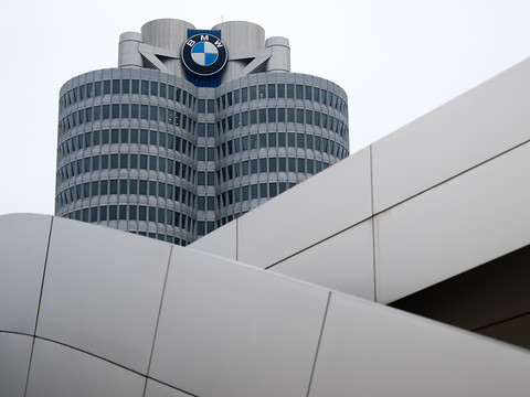 BMW: chute d'un tiers du bénéfice net en 2024, plombé par la Chine