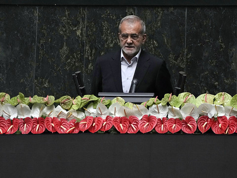 Voile: reproches d'enquêtrices onusiennes au président iranien