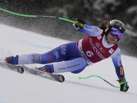 Brignone remporte le deuxième super-G et dépasse Gut-Behrami