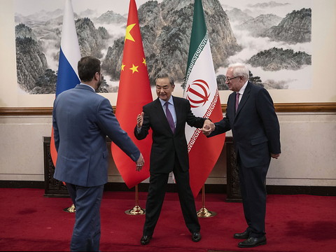 Iran: Pékin, Moscou et Téhéran appellent à la fin des sanctions
