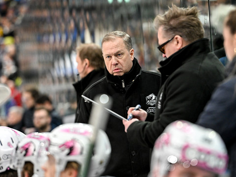 Greg Ireland reste l'entraîneur du HC Ajoie