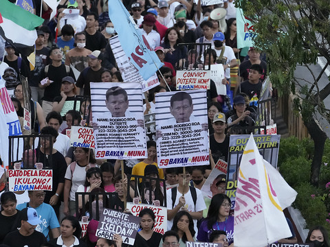 L'ex-président philippin Duterte devant la CPI, mais en visio