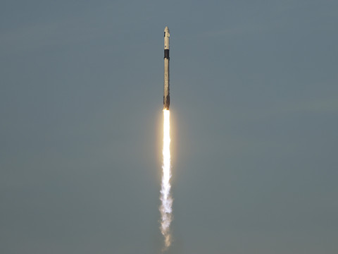 La mission pour ramener les astronautes coincés dans l'ISS en route