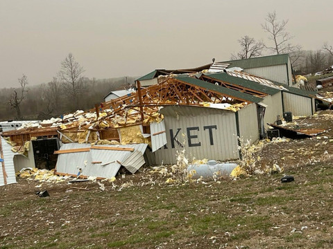 Au moins 33 morts dans de violentes tempêtes et tornades aux USA