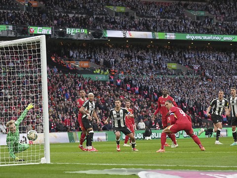 Un premier trophée pour Fabian Schär en Angleterre