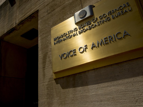 L'administration Trump commence à licencier à Voice of America