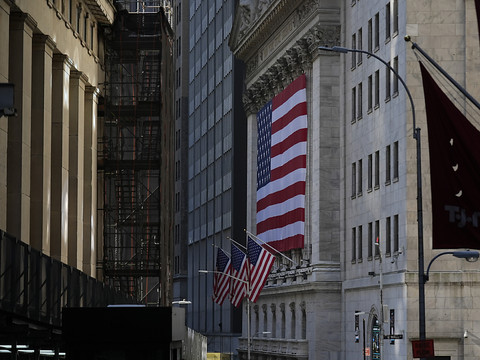 Les ventes au détail en petite hausse aux USA, moins qu'attendu