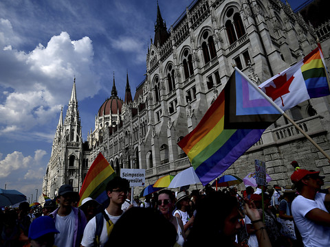 En Hongrie, adoption d'une loi pour interdire la Marche des fiertés