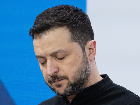 Arrêt des frappes: Zelensky favorable mais veut des 