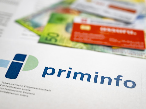 Primes maladie: la franchise minimale va augmenter en Suisse
