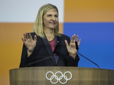 Kirsty Coventry, première femme à la tête du CIO