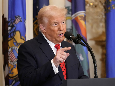 Trump demande à la cour suprême d'agir contre les juges